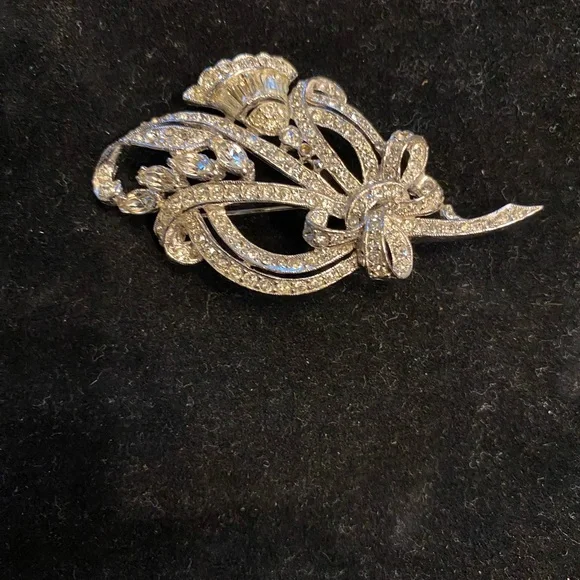 Old costume Brooch - Picture 2 of 3